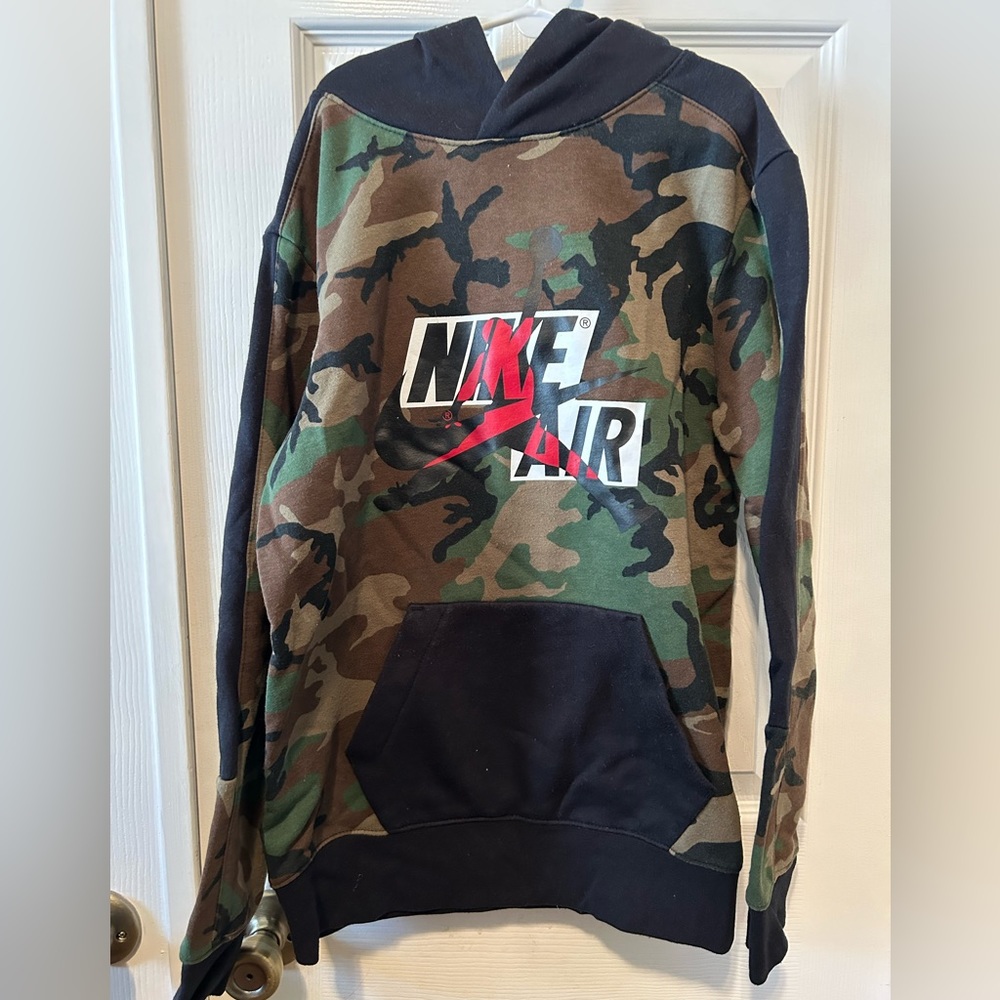 Air Jordan Camo hoodie - youth Large